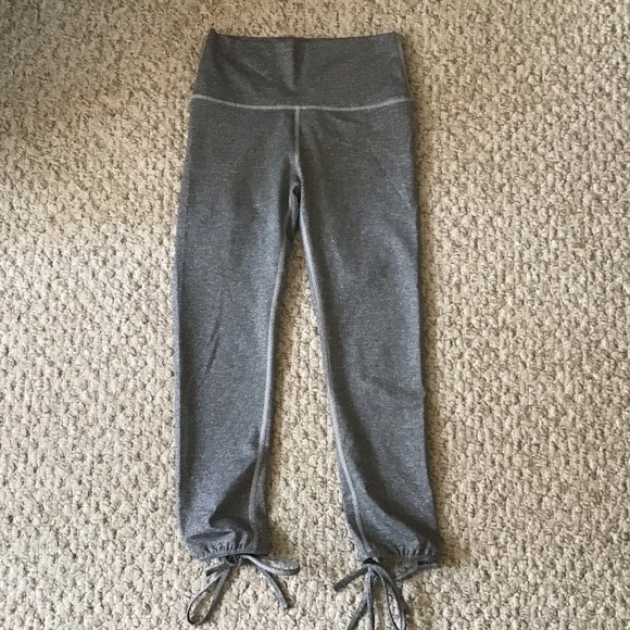 ❌SOLD❌Aerie 3/4 Crop Leggings *NWOT* - Picture 2 of 5